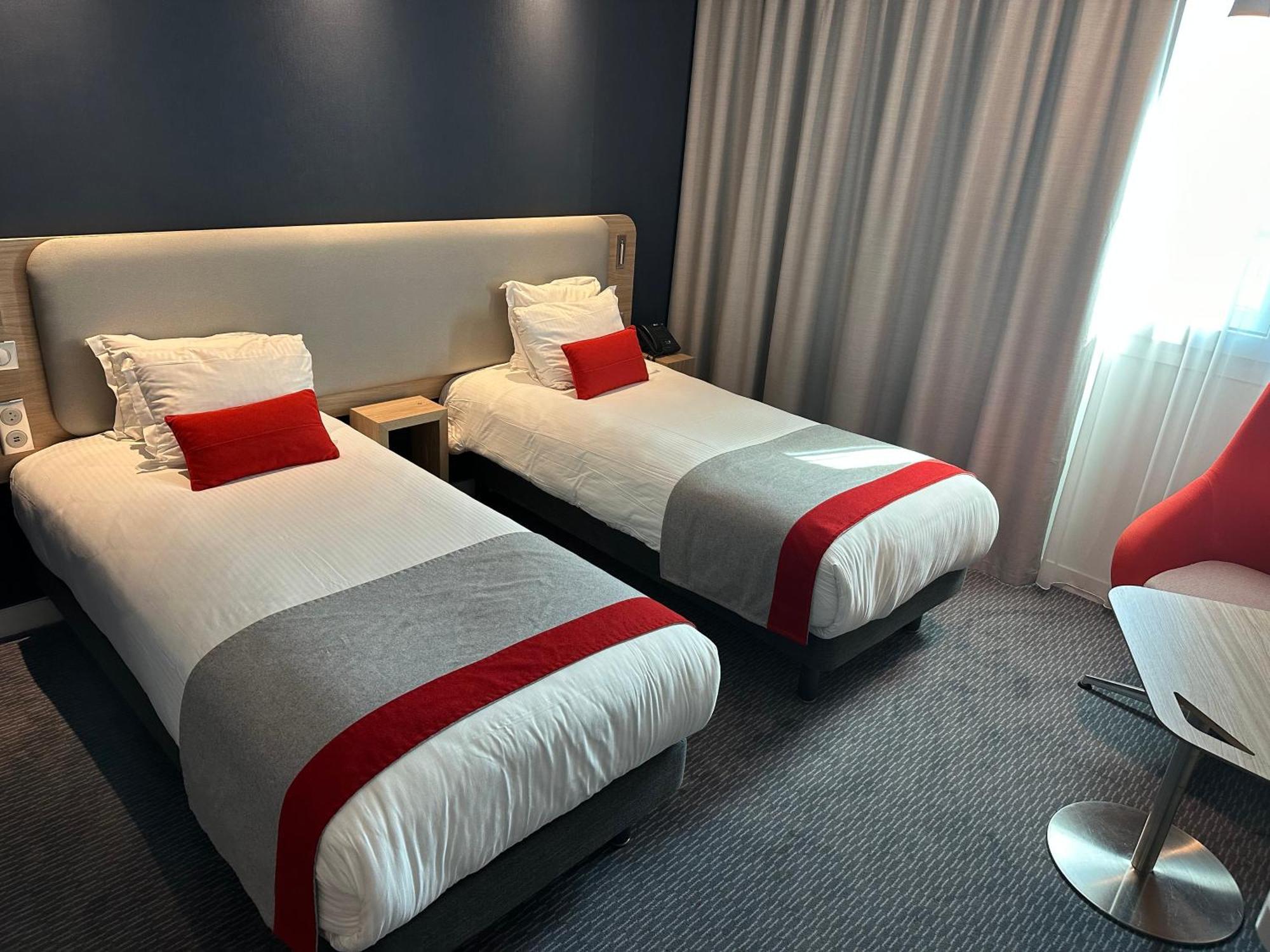 Holiday Inn Express Paris - Velizy By Ihg Ngoại thất bức ảnh